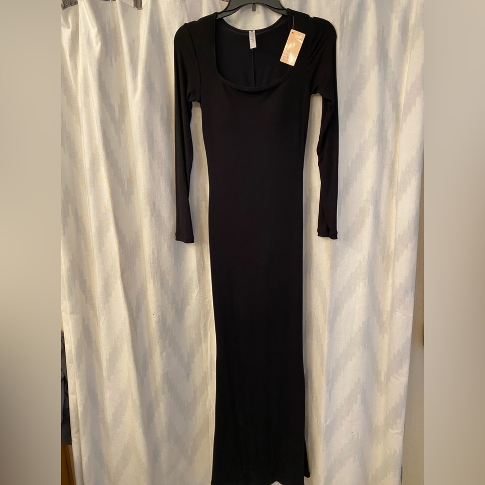 POPILUSH shape wear dress NWT. Sz M